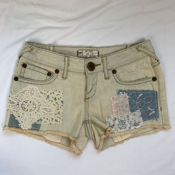 Free People Patchwork Light Wash Denim Shorts Crochet Lace 25 24 Raw Hem Cutoff - Picture 1 of 11